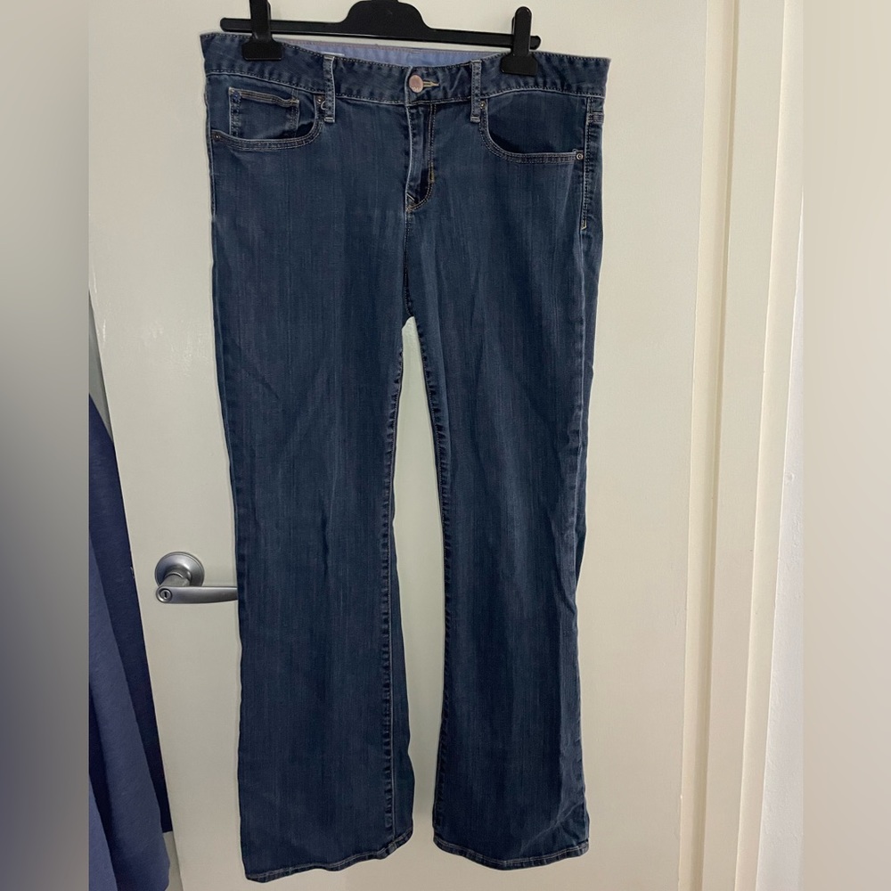 GAP 1969 curvy jeans. Slight flare. - Picture 3 of 9